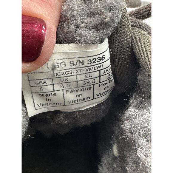 UGG NEUMEL CHARCOAL Grey Women’s Suede Low Chukka Boots Laces Size 6 - Picture 7 of 10